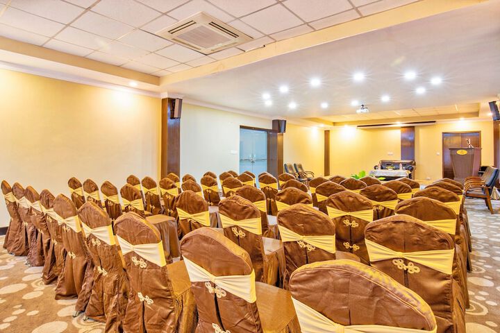 Business Center 70 of 85