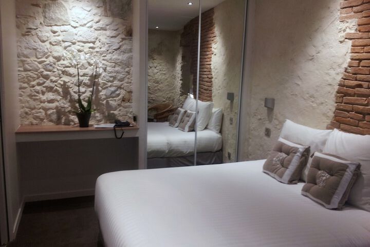 Room 4 of 56