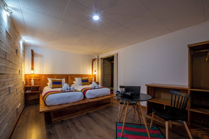 Room 5 of 10