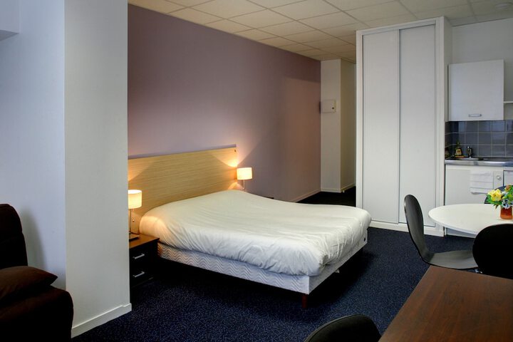 Room 10 of 34