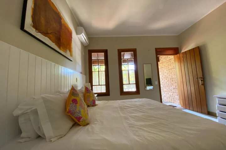 Room 9 of 80
