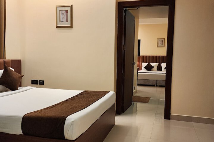 Room 18 of 76