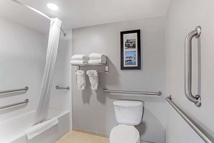 1 King Bed Suite (13 of 21)
