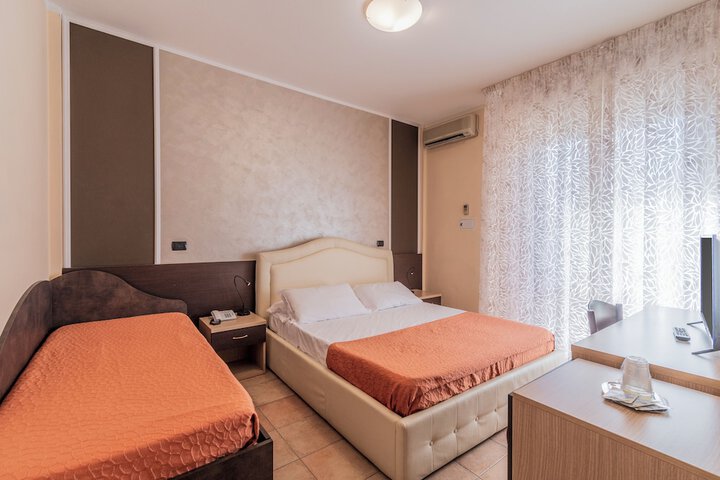 Room 23 of 67