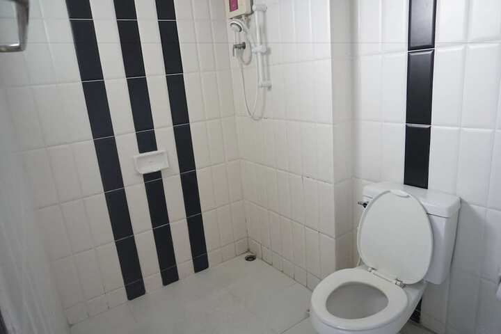 Room 12 of 21