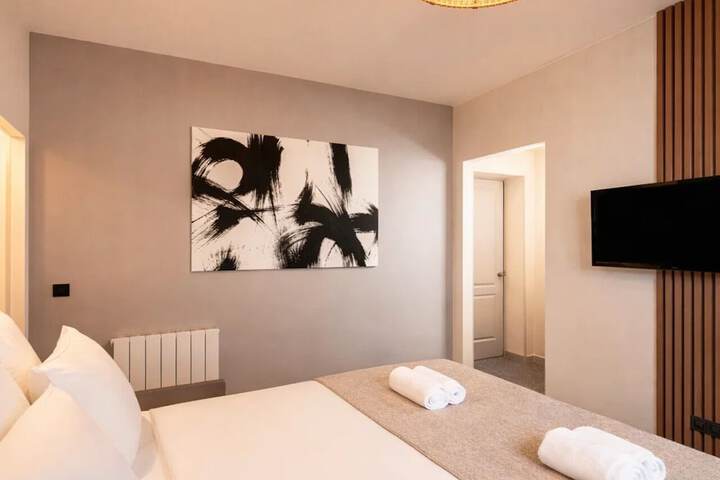 Room 80 of 159