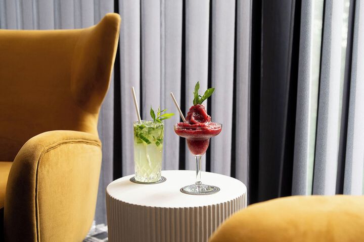 Lounge 55 of 66