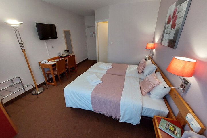 Room 3 of 43