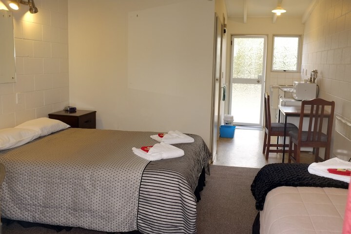Room 6 of 35