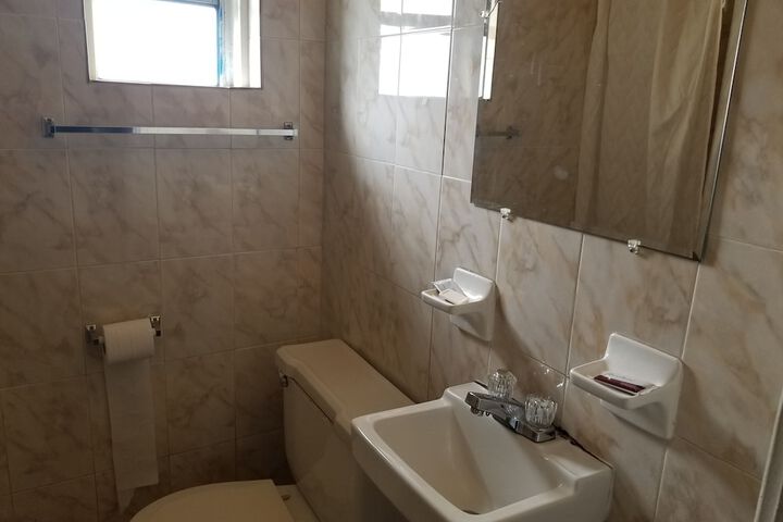 Single Double Bed (6 of 8)
