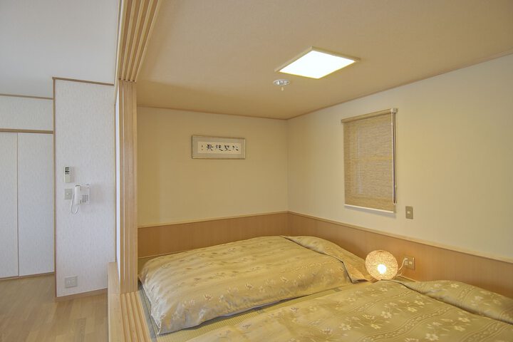 Room 28 of 86