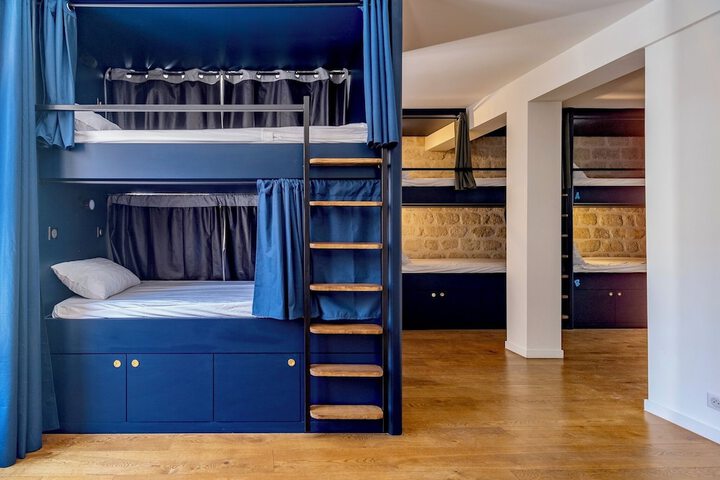 Room 16 of 39
