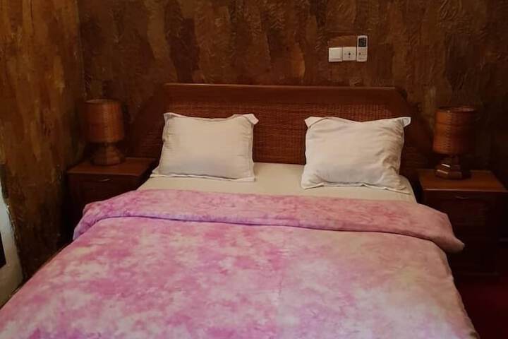 Room 6 of 24