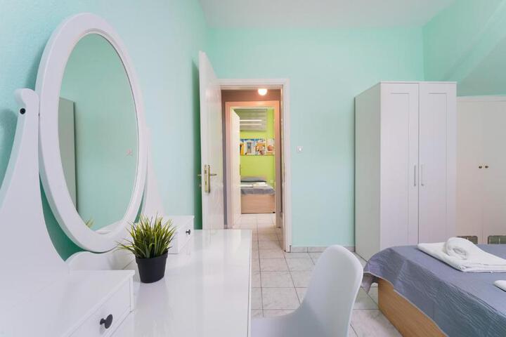 Room 3 of 21
