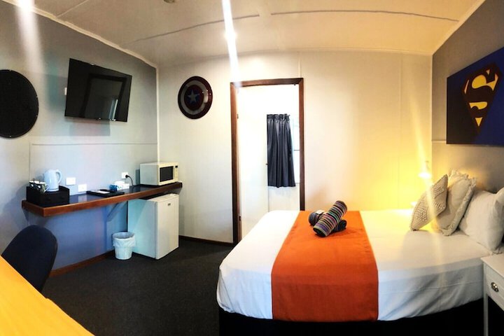 Room 28 of 91