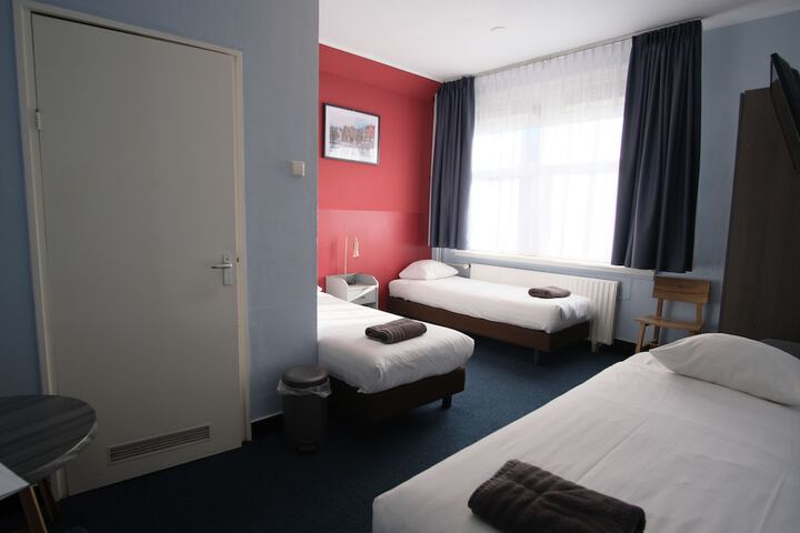 Room 43 of 82