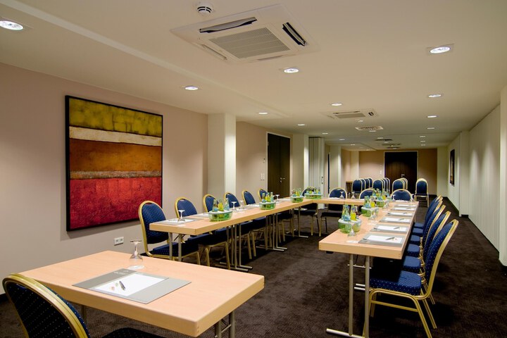 Business Center 65 of 78