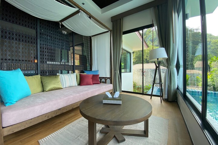 Room 13 of 28