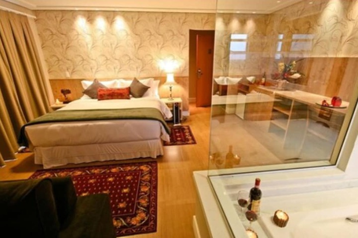 Room 6 of 88