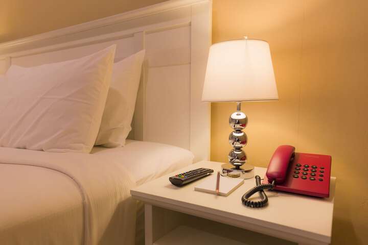 Room 47 of 100