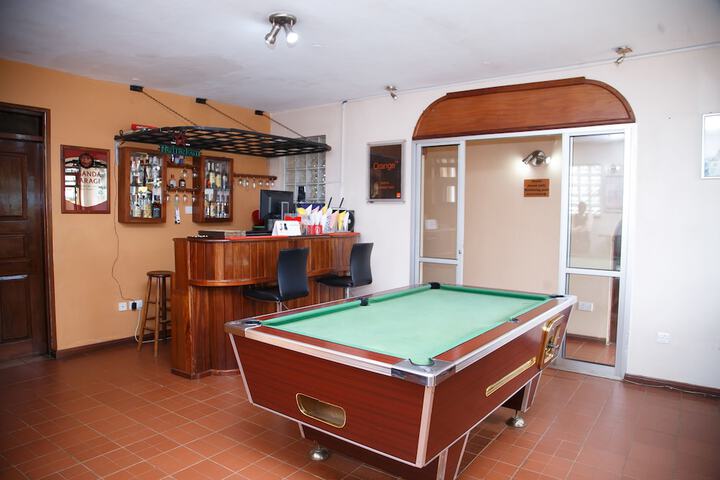 Lounge 57 of 76