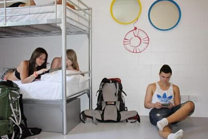 Room 3 of 40