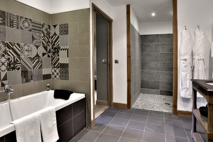 Clean Restrooms