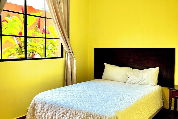 Room 13 of 40