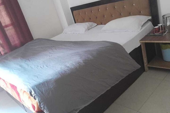Room 13 of 25
