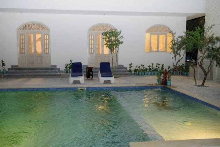 Pool 22 of 44