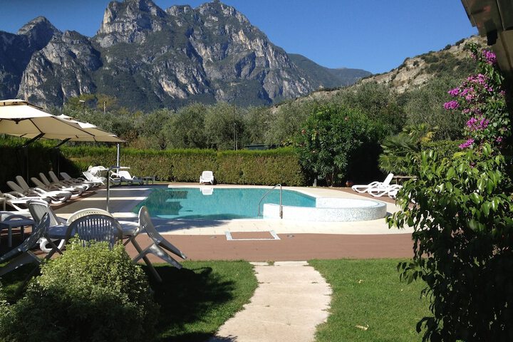 Pool 52 of 69