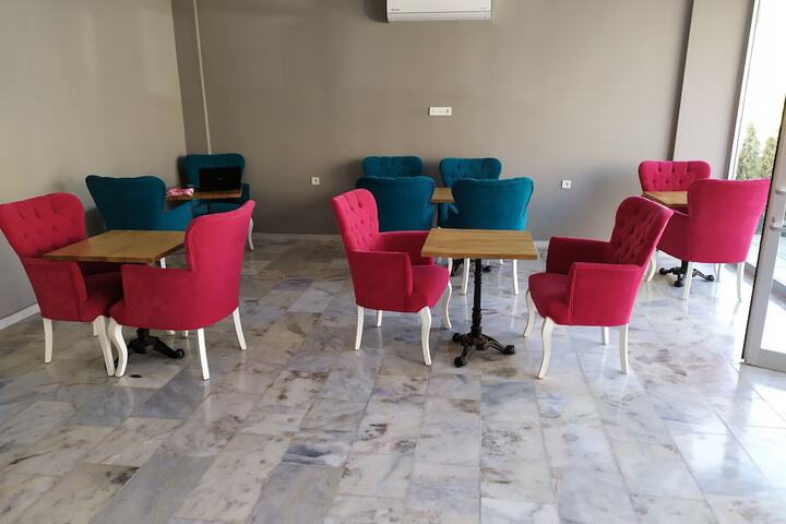 Room 13 of 20