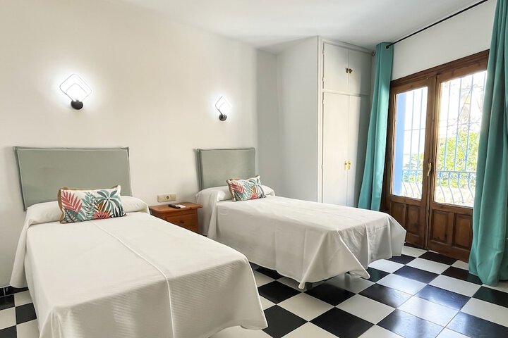 Room 18 of 48