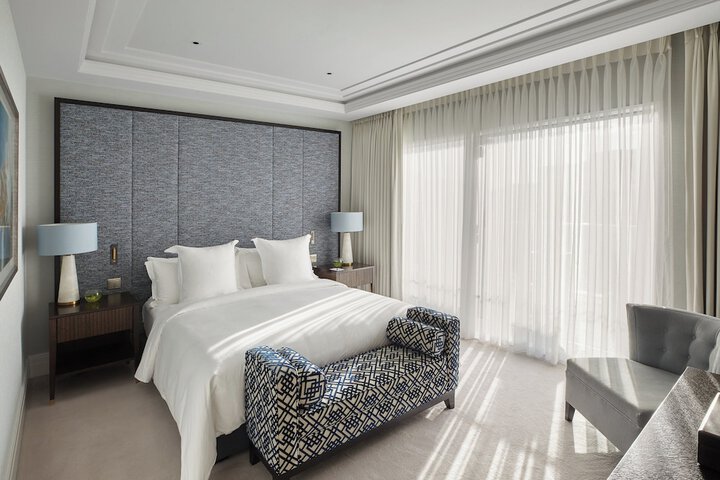 Room 73 of 183