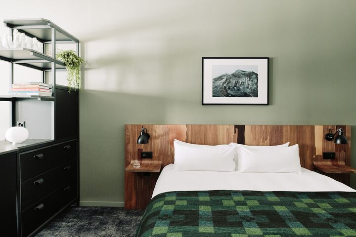 Room 16 of 89