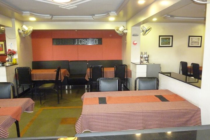 Dining 36 of 45