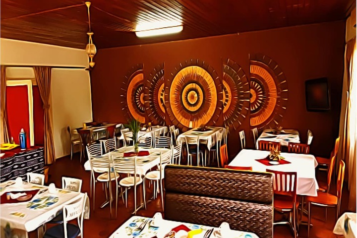 Dining 16 of 20
