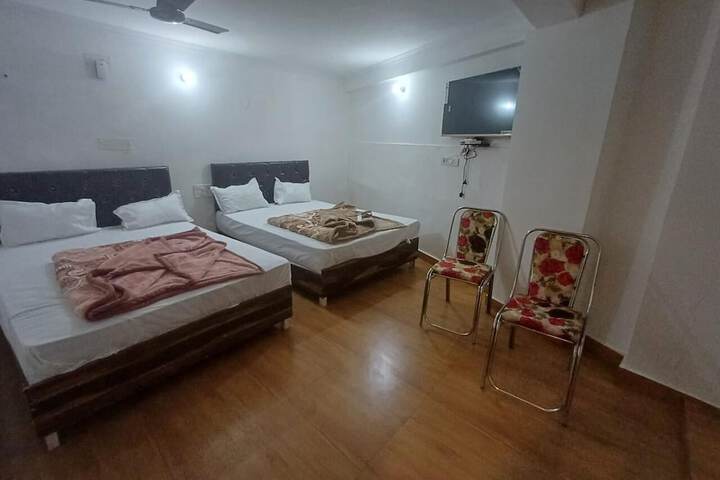 Room 5 of 78
