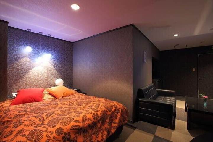 Room 5 of 36