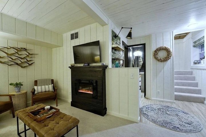 Room 6 of 22