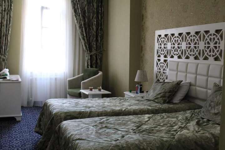 Room 32 of 78