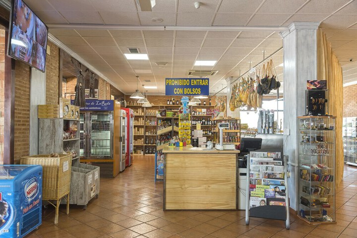 Gift Shop 13 of 51