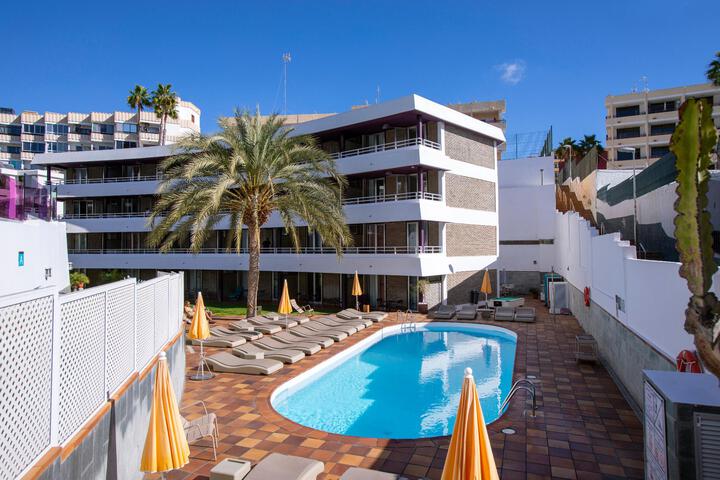 Hotel with Pool