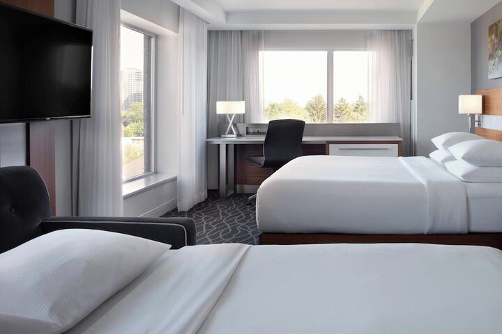 1 King Bed (12 of 12)