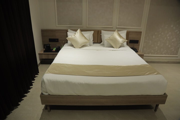 Room 4 of 34