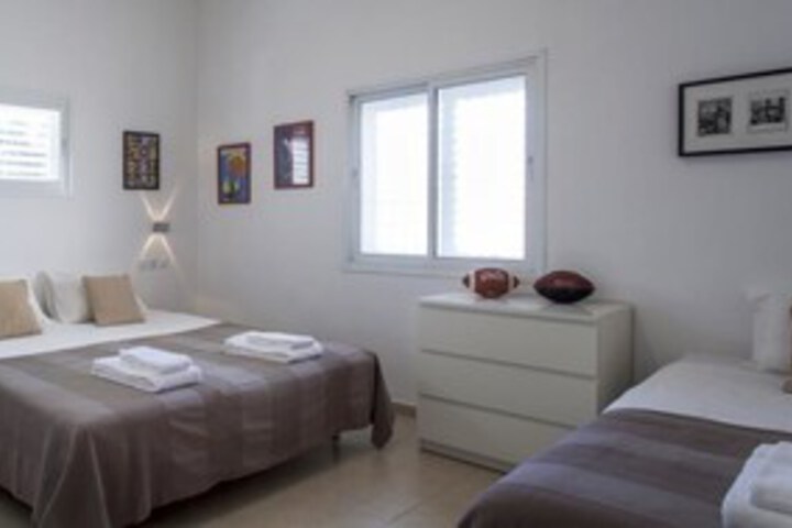 Room 20 of 28