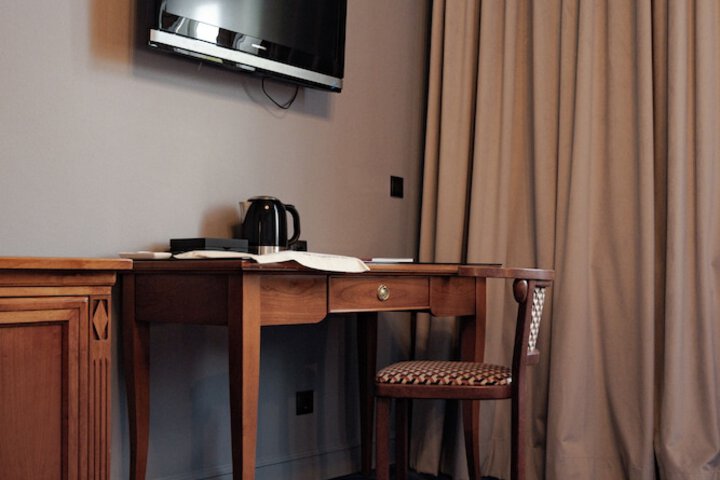 Room 9 of 48