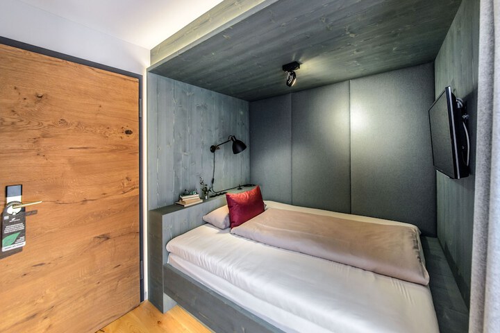 Room 22 of 117