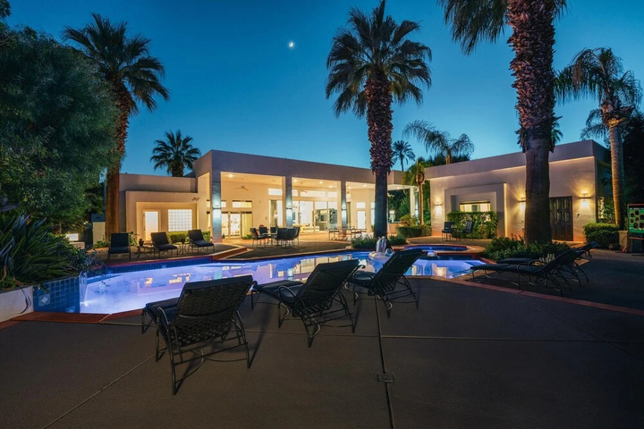 Pool 10 of 16