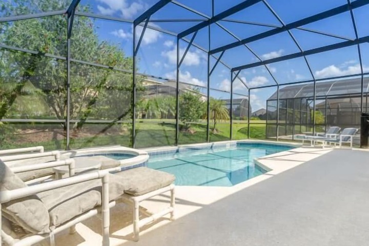 Pool 17 of 41